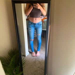 Women’s Hollister Low Rise Super Skinny Jean sz 1R, 25 Destroyed Denim